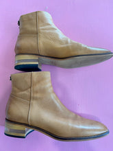 Load image into Gallery viewer, Pre-Loved D&J Flavor