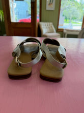 Load image into Gallery viewer, Pre-Loved Hush Puppies Java