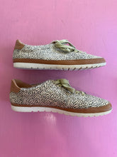 Load image into Gallery viewer, Pre-Loved Diana Ferrari Aquire