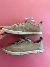 Load image into Gallery viewer, Pre-Loved Frankie4 Ellie IV