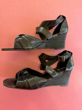 Load image into Gallery viewer, Pre-Loved Minx Classy Cracker