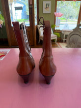 Load image into Gallery viewer, Pre-Loved CBD Anakie