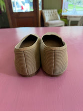 Load image into Gallery viewer, Pre-Loved Vivaia Margo 2.0 Nutmeg