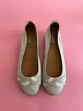 Load image into Gallery viewer, Pre-Loved Supersoft Fabulous