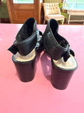 Load image into Gallery viewer, Pre-Loved Hush Puppies Luma
