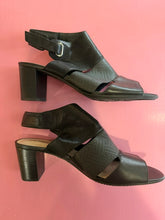 Load image into Gallery viewer, Pre-Loved Hush Puppies Luma