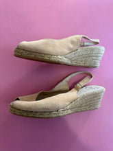 Load image into Gallery viewer, Pre-Loved Toni Pons Nude Slingback