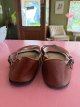 Load image into Gallery viewer, Pre-Loved Softstar Primal Mary Janes in rust