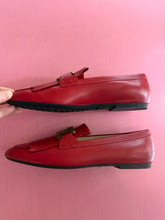 Load image into Gallery viewer, Pre-Loved Tod's Flat T Link Red Loafer