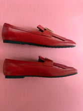 Load image into Gallery viewer, Pre-Loved Tod's Flat T Link Red Loafer
