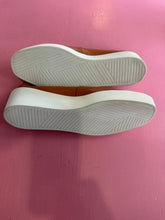 Load image into Gallery viewer, Pre-Loved Robert Clergerie Lara Wedges in Tan