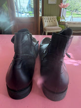 Load image into Gallery viewer, Pre-Loved Miss M Black Twin Zip boot