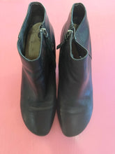 Load image into Gallery viewer, Pre-Loved Frankie4 Black boots
