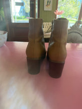 Load image into Gallery viewer, Pre-Loved Hush Puppies Gabriella