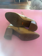 Load image into Gallery viewer, Pre-Loved Hush Puppies Gabriella
