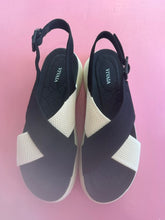 Load image into Gallery viewer, Pre-Loved Vivaia Kara