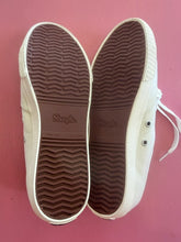 Load image into Gallery viewer, Pre-Loved Simple white sneakers