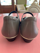 Load image into Gallery viewer, Pre-loved Ziera Tasha
