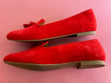 Load image into Gallery viewer, Pre-Loved Ziera Charter