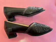 Load image into Gallery viewer, Pre-Loved Kushins Kaye