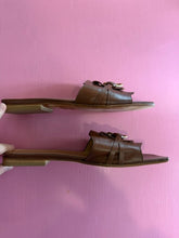 Load image into Gallery viewer, Pre-Loved Cignetti Boutique Tan Slides