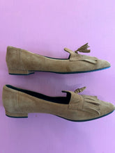 Load image into Gallery viewer, Pre-Loved Nuova Linea Tan Suede Courts