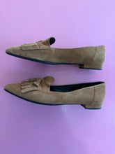 Load image into Gallery viewer, Pre-Loved Nuova Linea Tan Suede Courts