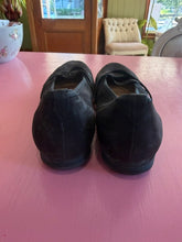Load image into Gallery viewer, Pre-Loved Gabor Black Flats