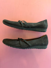 Load image into Gallery viewer, Pre-Loved Gabor Black Flats