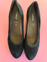 Load image into Gallery viewer, Pre-Loved Gabor Black Suede Wedges