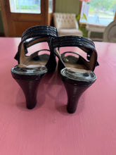 Load image into Gallery viewer, Pre-Loved JRenee Nevern