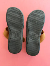 Load image into Gallery viewer, Pre-Loved Scholl Tan Slide