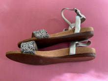 Load image into Gallery viewer, Pre-Loved Frankie4 Saving Sole sparkle