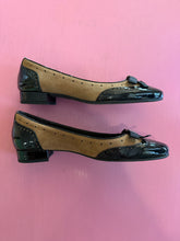 Load image into Gallery viewer, Pre-Loved Dansi Black Patent Low Heeled Shoe