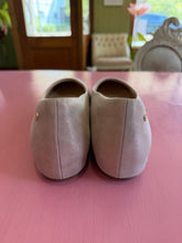 Load image into Gallery viewer, Pre-Loved Frankie4 Gianna Dusty Blossom