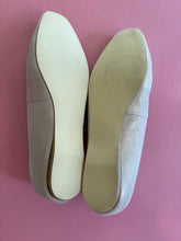 Load image into Gallery viewer, Pre-Loved Frankie4 Gianna Dusty Blossom