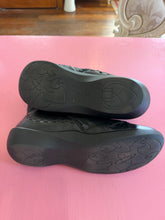 Load image into Gallery viewer, Pre-Loved Ziera Neonne