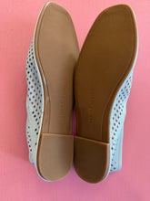 Load image into Gallery viewer, Pre-Loved Hush Puppies Chara