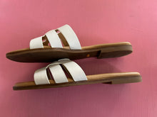 Load image into Gallery viewer, Pre-Loved Hush Puppies Isa