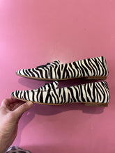 Load image into Gallery viewer, Pre-Loved Millwoods Zebra Loafer Size 43/AU12