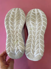 Load image into Gallery viewer, Pre-Loved Fila Mauve Sneakers Size AU10