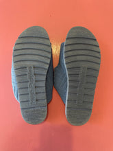 Load image into Gallery viewer, Pre-Loved Hush Puppies Terry Size AU10