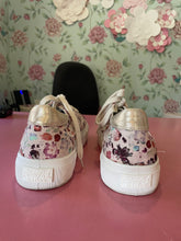 Load image into Gallery viewer, Pre-Loved Blowfish Malibu Size AU10