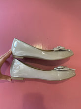Load image into Gallery viewer, Pre-Loved Pixie Cover Grey Flat Size 44