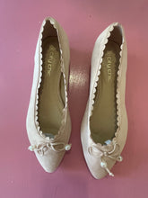 Load image into Gallery viewer, Pre-Loved City Chic Sweet Scallop Flat Size 42