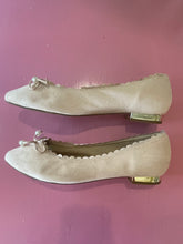 Load image into Gallery viewer, Pre-Loved City Chic Sweet Scallop Flat Size 42