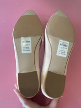 Load image into Gallery viewer, Pre-Loved City Chic Sweet Scallop Flat Size 42
