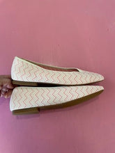 Load image into Gallery viewer, Pre-Loved Vivaia Pale Pink Flat