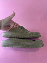 Load image into Gallery viewer, Pre-Loved Birkenstock Brown Slide