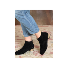 Load image into Gallery viewer, Bresley Demon Black Suede
